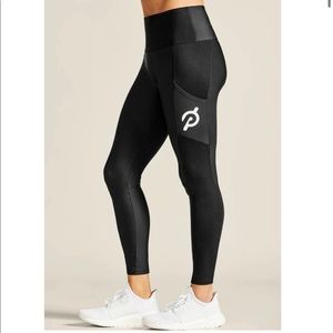 New! Peloton rib pocket legging